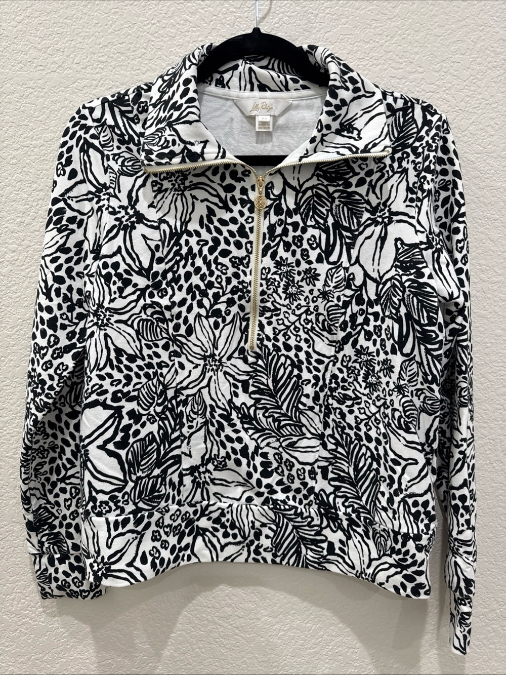 Lilly Pulitzer Eleni UPF 50+ Pullover Half-Zip Onyx Lots to Spot Floral Black XS
